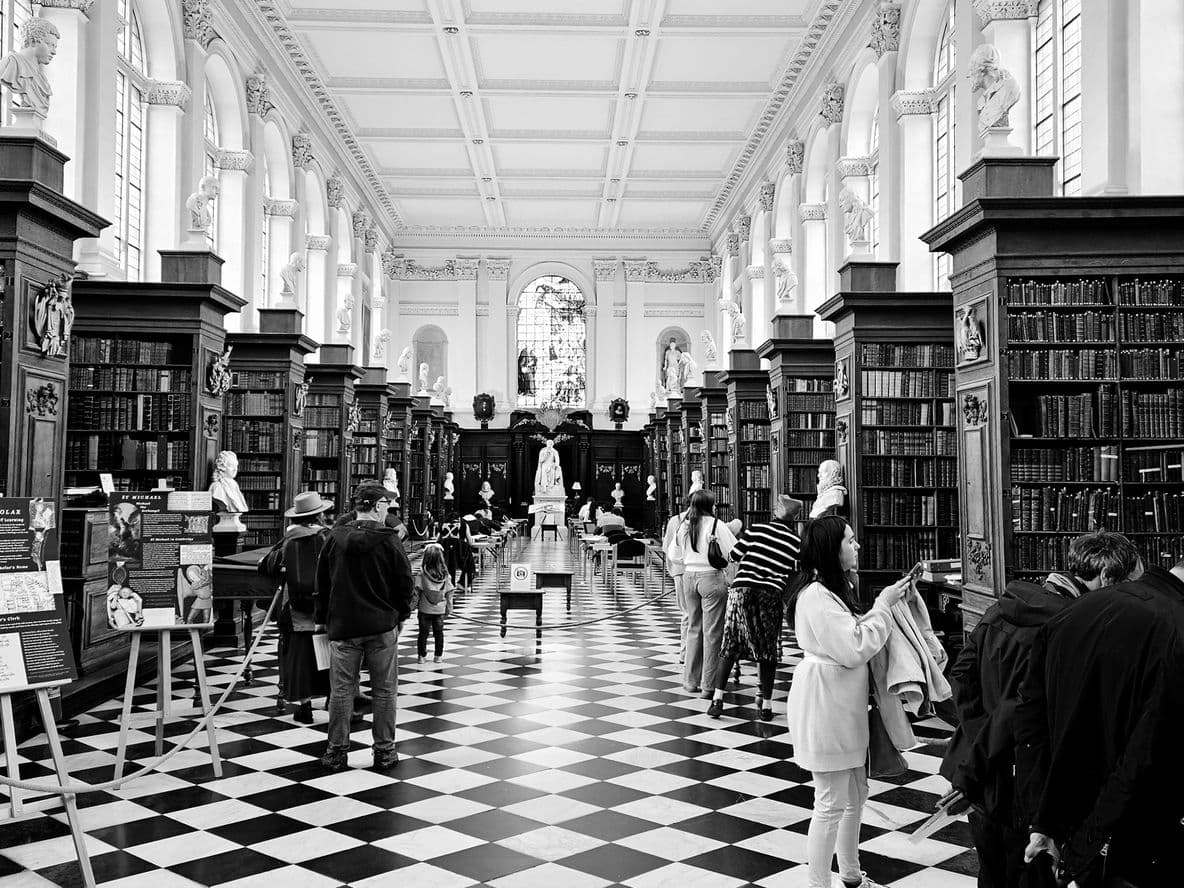 How to take black and white photos with an Android smartphone