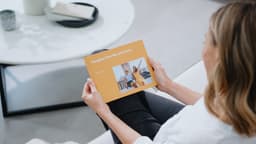 Kovakantinen valokuvakirja